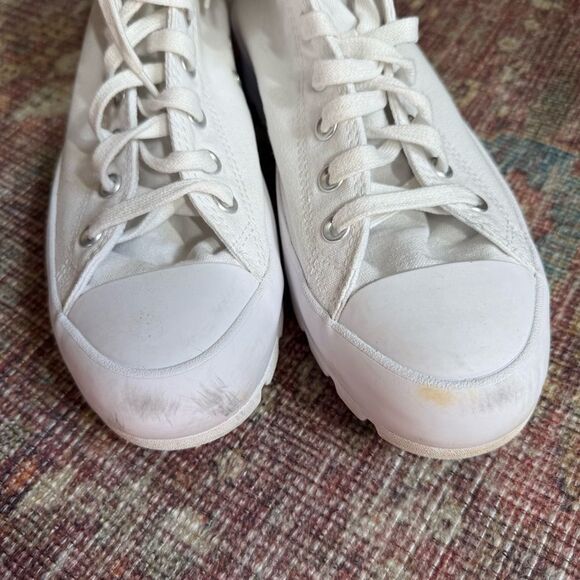 Converse White Chuck Taylor High-Top Lugged Sole Sneakers size 11 - Picture 3 of 9